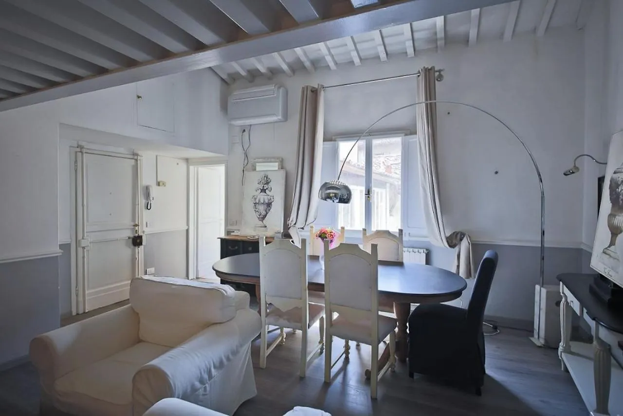 Maggio White Apartamento Florença 0*,